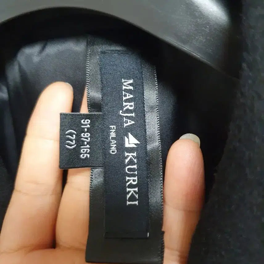 [BUNJANG] Maria Kurki Black Double Long Coat / 마리아 꾸르끼 블랙 더블 롱코트 77