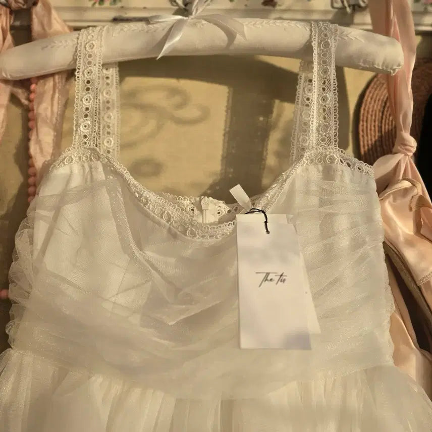 [BUNJANG] Thetis White Ruffle Dress / 더티스 화이트 샤 캉캉 드레스