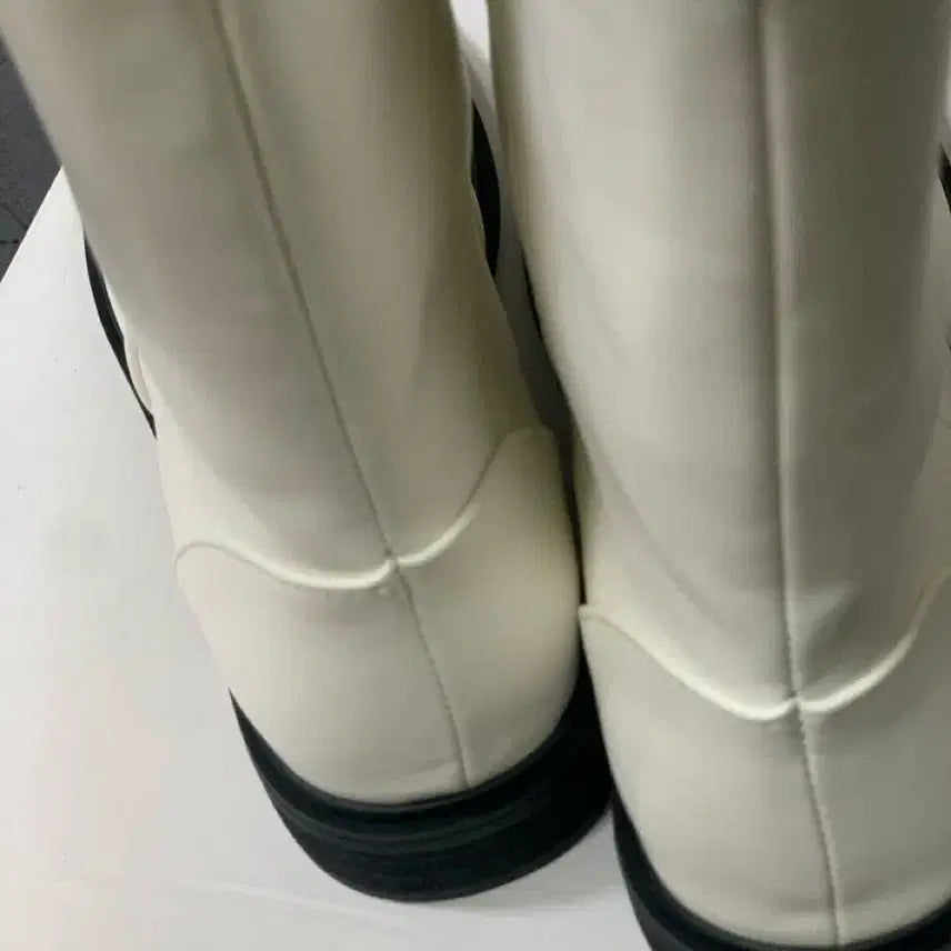 [BUNJANG] White Western Style Ankle Boots / 화이트 앵클 부츠 웨스턴 스타일
