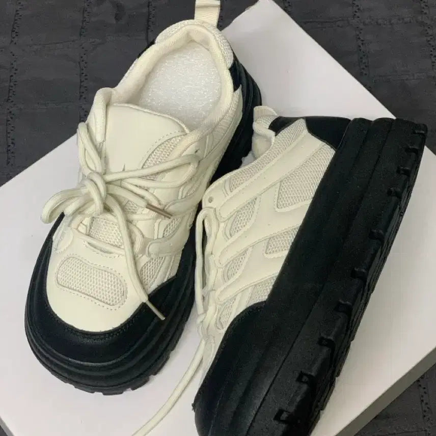 [BUNJANG] Shoes / 배색 통굽 운동화