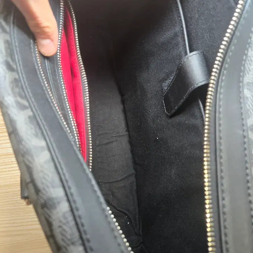 [BUNJANG] Salvatore Ferragamo Gancini Leather Briefcase Black / [급처] 페라가모 남자가방 판매합니다