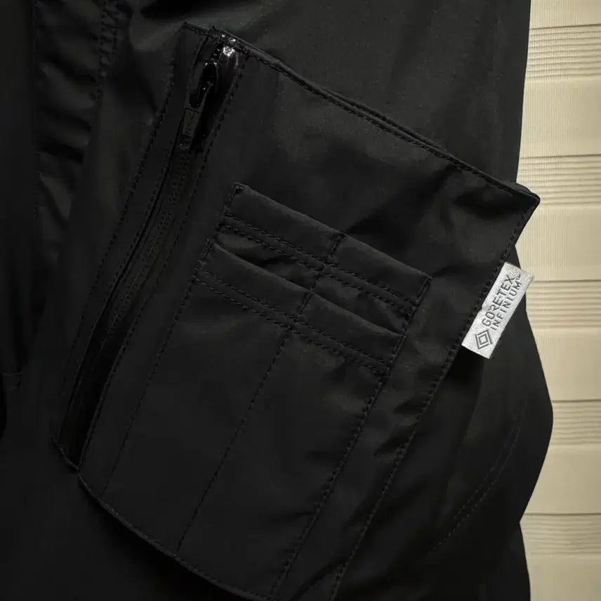 [BUNJANG] Junji X Gore-Tex Mid-Length Down Jacket - Black (Size 50) / [3월까지만] 준지 X 고어텍스 미드렝스 다운점퍼 - 블랙 50