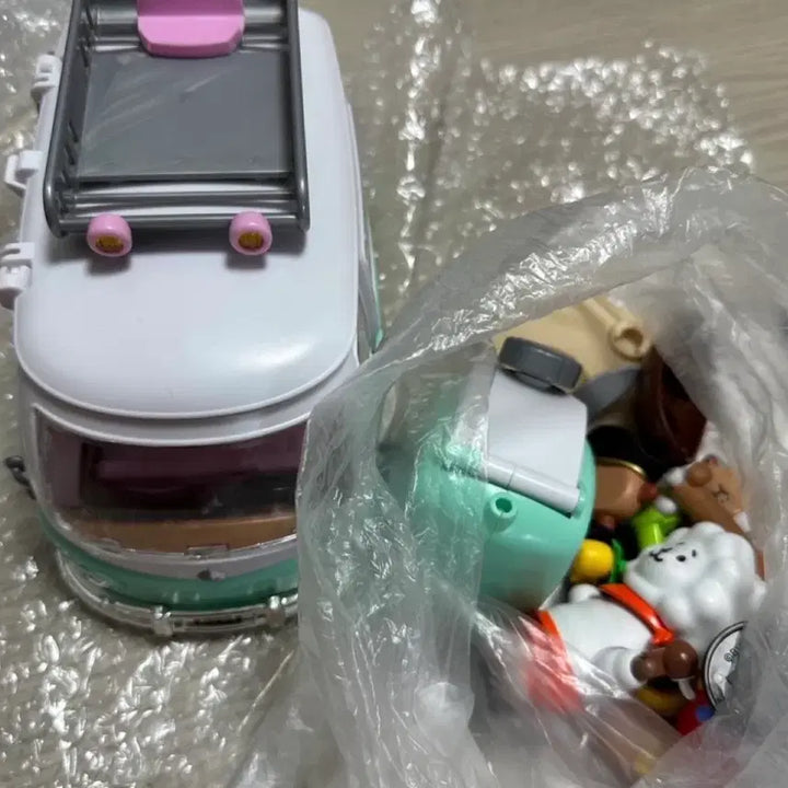 [BUNJANG] BT21 Figure Camping Car Bundle Set / (일괄) BT21  피규어 캠핑카 bts