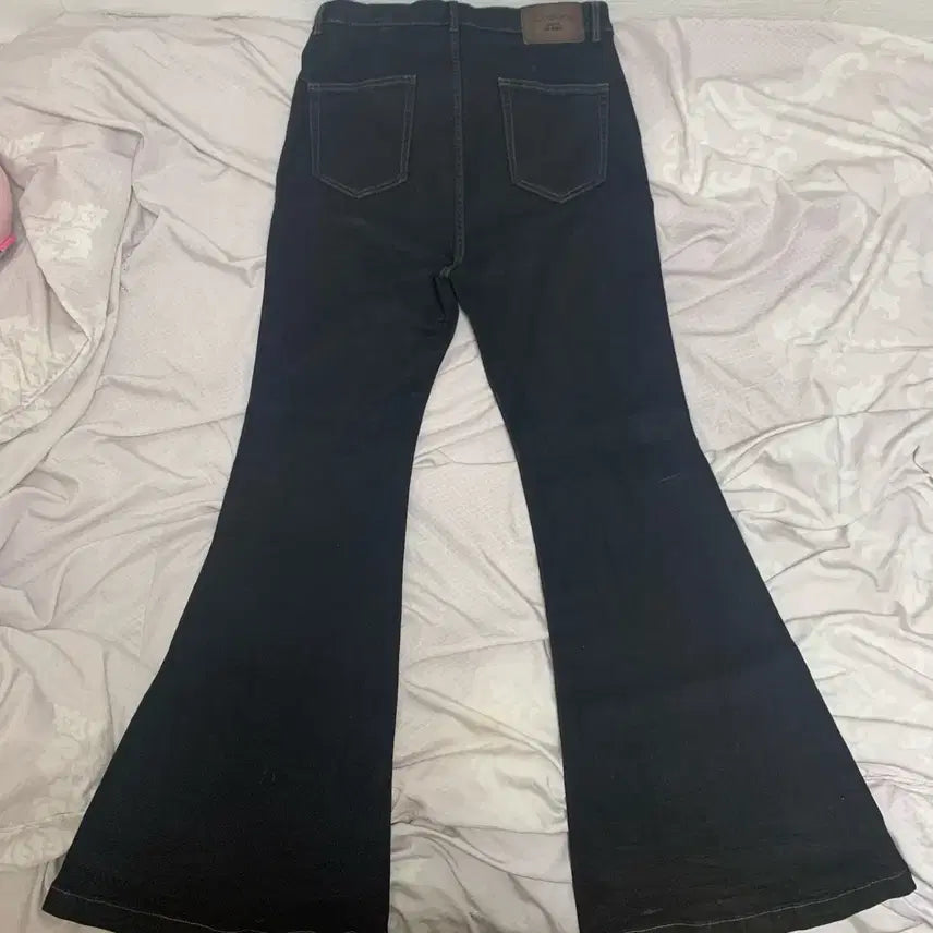 [BUNJANG] Awende Flare Denim Wax Jeans (Size 1) / 어웬드 플레어 데님 왁스 진 1사이즈