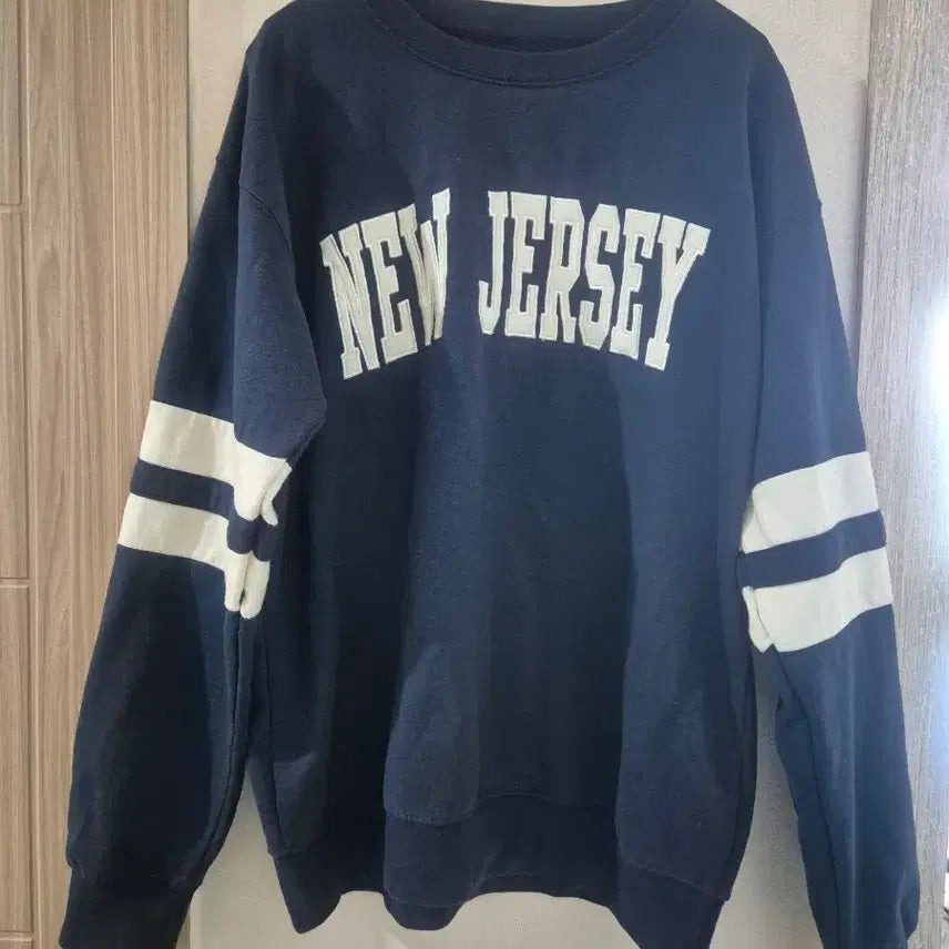 [SOLD OUT] 뉴저지 뉴왁공항구매 기모 맨투맨 티셔츠