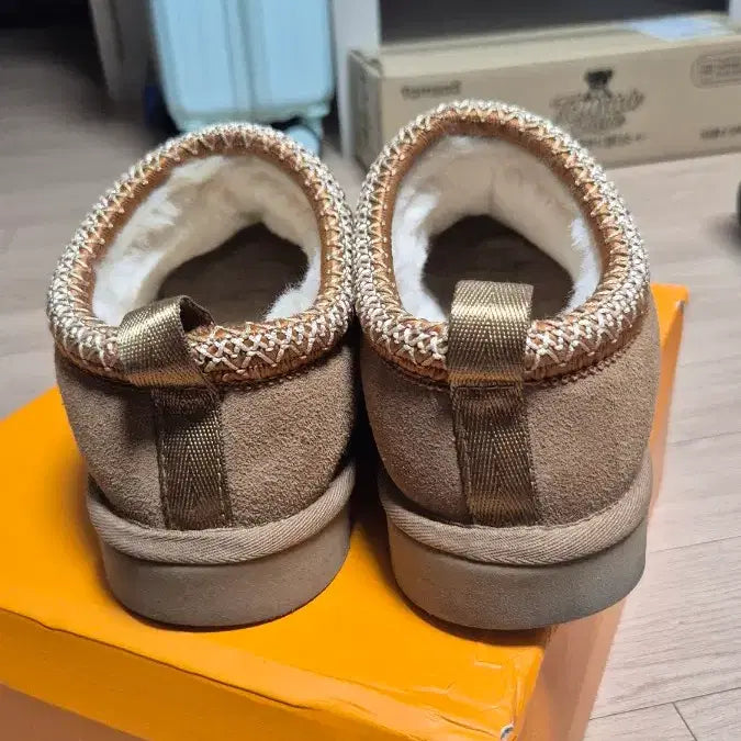 [BUNJANG] UGG Tasman Chestnut Slippers / UGG 어그 타스만 체슈넛 uk8 270 상태굿
