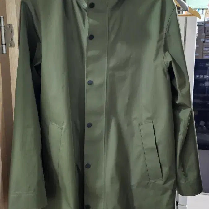 [BUNJANG] Uniqlo Blocktech Hooded Coat Olive M / 유니클로 블록테크 후드코트 올리브 M(100)