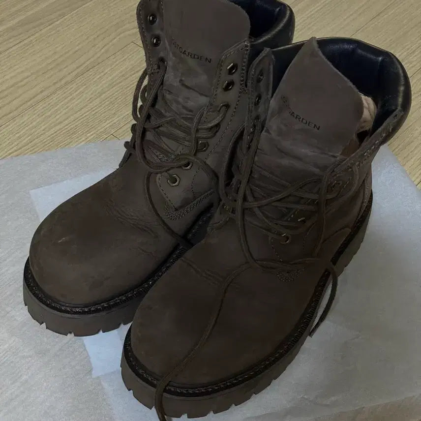 [BUNJANG] Lost Garden Root Brown Size 43 / 로스트가든 루트 브라운 43 사이즈