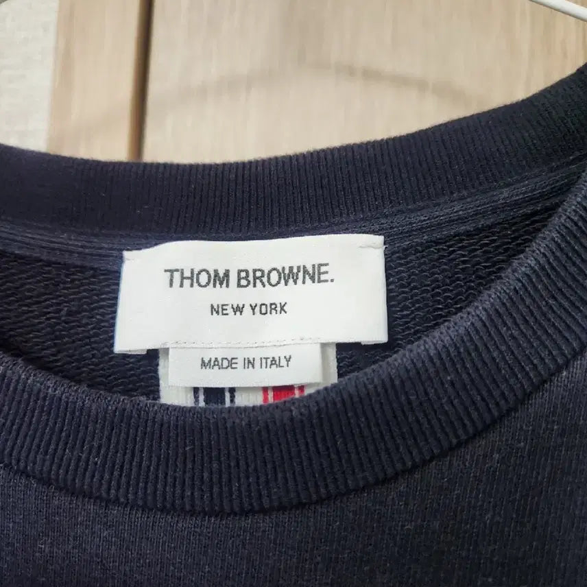[BUNJANG] Thom Browne Navy Three Stripe Sweatshirt / 톰브라운 네이비 백삼선 맨투맨1사이즈 정품 상태 최상 팔아요