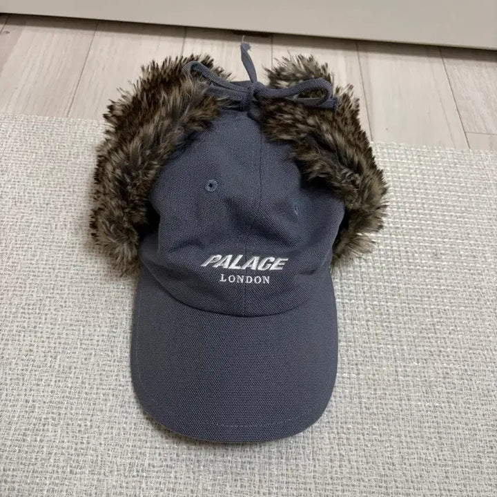 [SOLD OUT] 팔라스 코듀라 도그 이어 6-패널 네이비 - 24FW