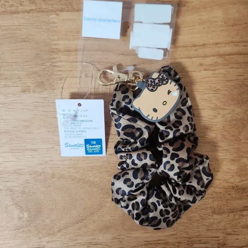 [BUNJANG] Hello Kitty Leopard Scrunchie Keychain / 헬로키티 레오파드 곱창 키링