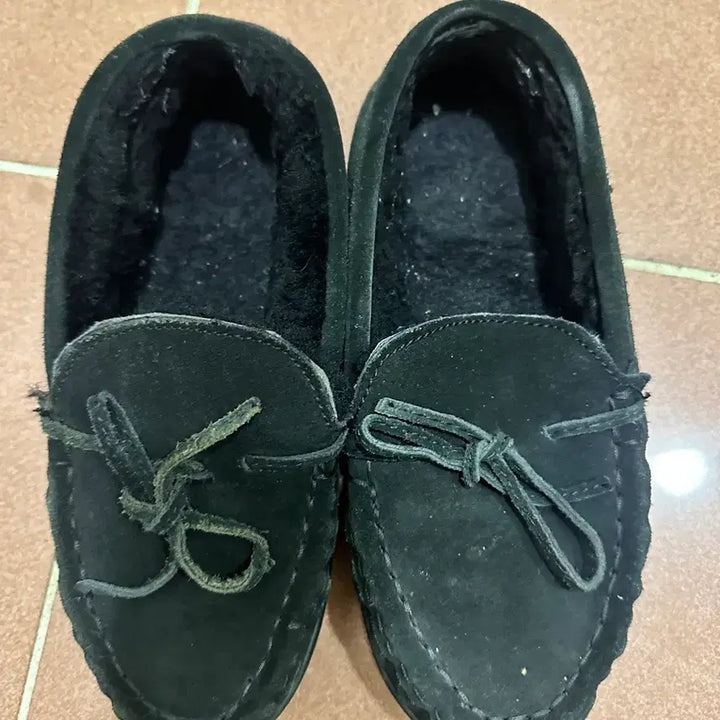 [BUNJANG] Bearpaw Black Suede Moccasin Fur Slippers / 블랙 스웨이드 모카신 털 슬리퍼 베어파우