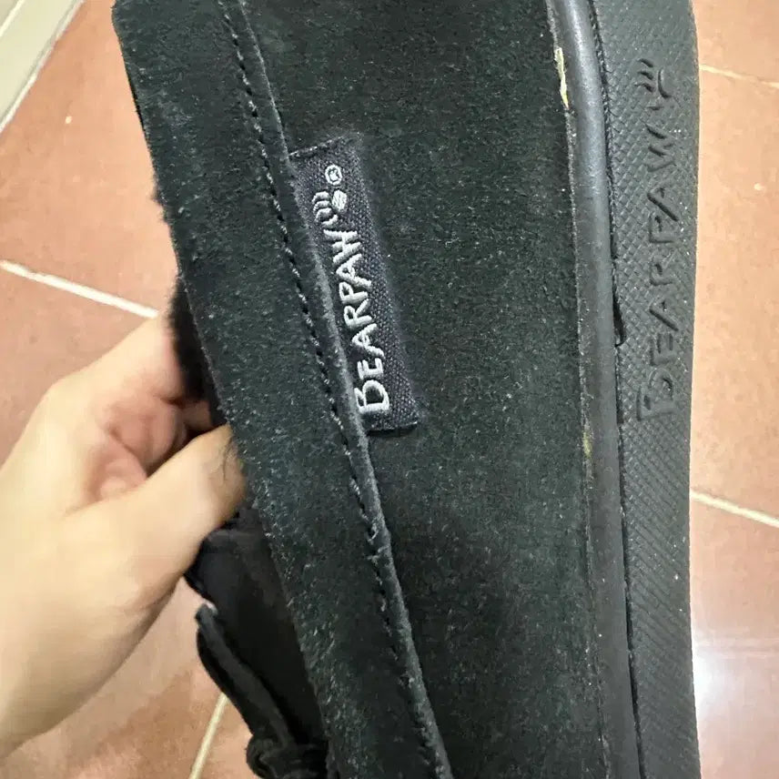 [BUNJANG] Bearpaw Black Suede Moccasin Fur Slippers / 블랙 스웨이드 모카신 털 슬리퍼 베어파우
