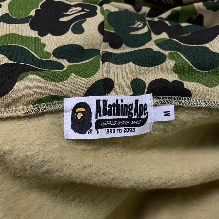 [BUNJANG] BAPE Camouflage Shark Hoodie Zip-up / BAPE 베이프 카모플라쥬 샤크후드집업