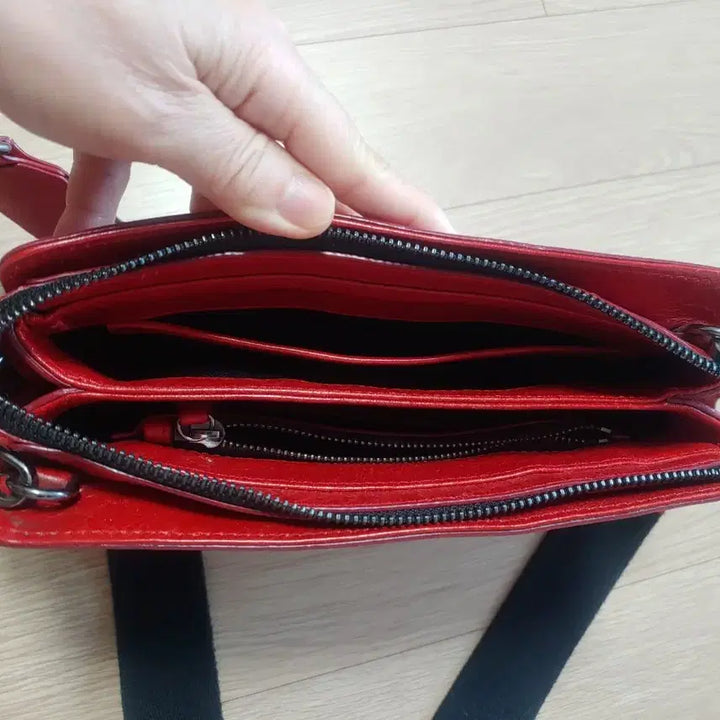 [SOLD OUT] 루즈앤라운지 크로스 가방