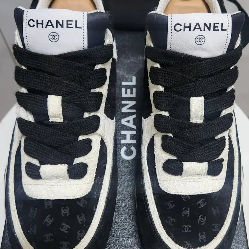 [BUNJANG] Chanel CC Logo Sneakers / [정품] 샤넬 스니커즈 운동화 CC로고마크 카프스킨 스웨이드 프린티드