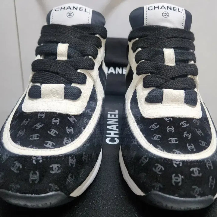 [BUNJANG] Chanel CC Logo Sneakers / [정품] 샤넬 스니커즈 운동화 CC로고마크 카프스킨 스웨이드 프린티드