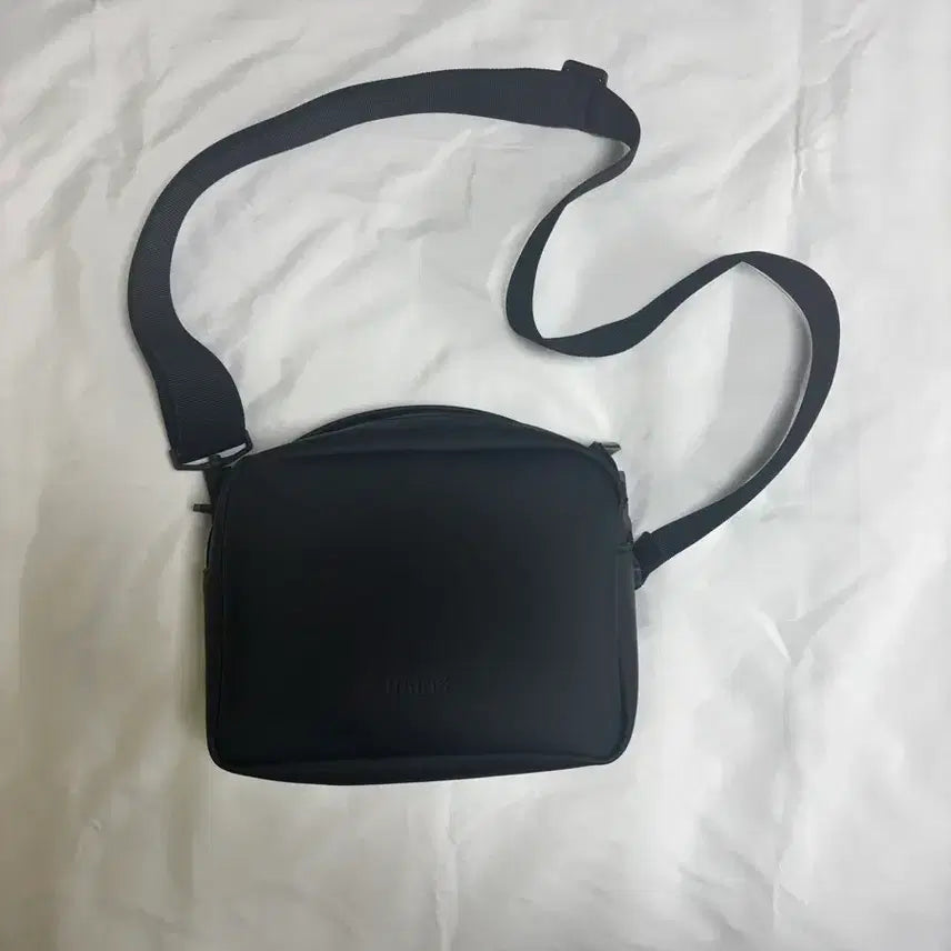 [BUNJANG] RAINS Box Bag Black / 레인스 박스백 블랙 판매합니다. RAINS