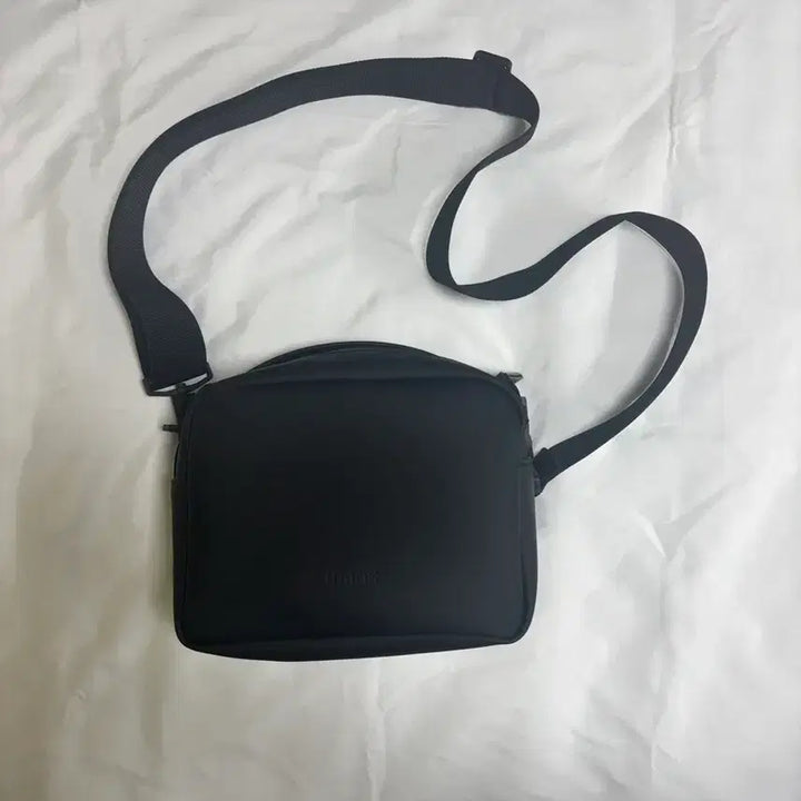 [BUNJANG] RAINS Box Bag Black / 레인스 박스백 블랙 판매합니다. RAINS