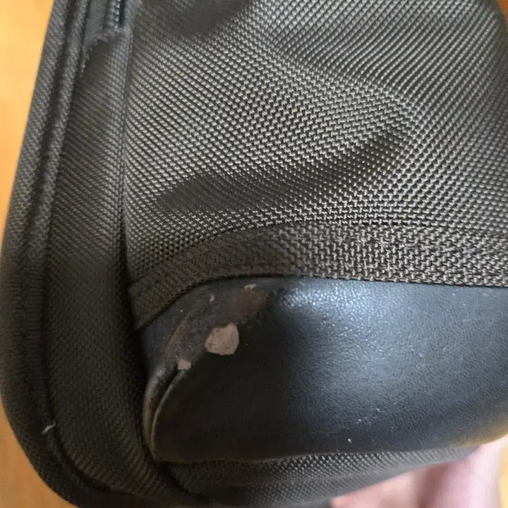 [BUNJANG] TUMI Sling Bag / 투미 슬링백