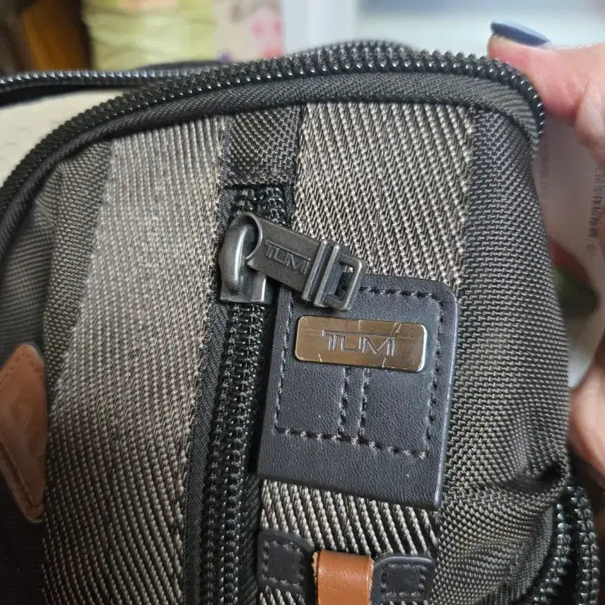 [BUNJANG] TUMI Sling Bag / 투미 슬링백