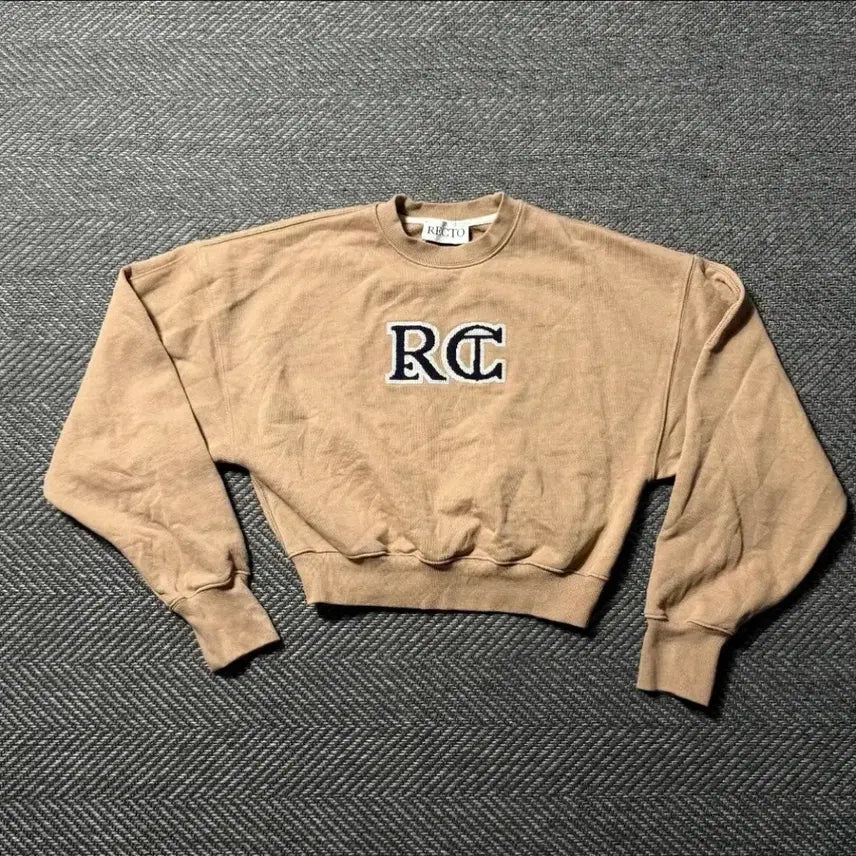 [BUNJANG] RECTO RC Logo Cropped Beige Sweatshirt OS / 렉토 RC 로고 크롭 베이지 맨투맨 OS