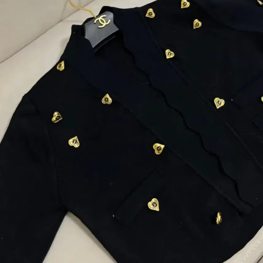 [BUNJANG] Gold Heart Button Cardigan / 수입의류 골드 하트 버튼 가디건