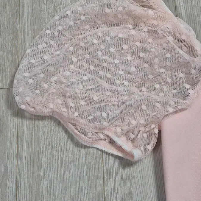 [BUNJANG] HAUTE MONDE Pink Polka Dot Lace-up Mesh T-shirt / HAUTE MONDE 핑크 포카닷 레이스업 메쉬 티셔츠 M 퍼프 소매