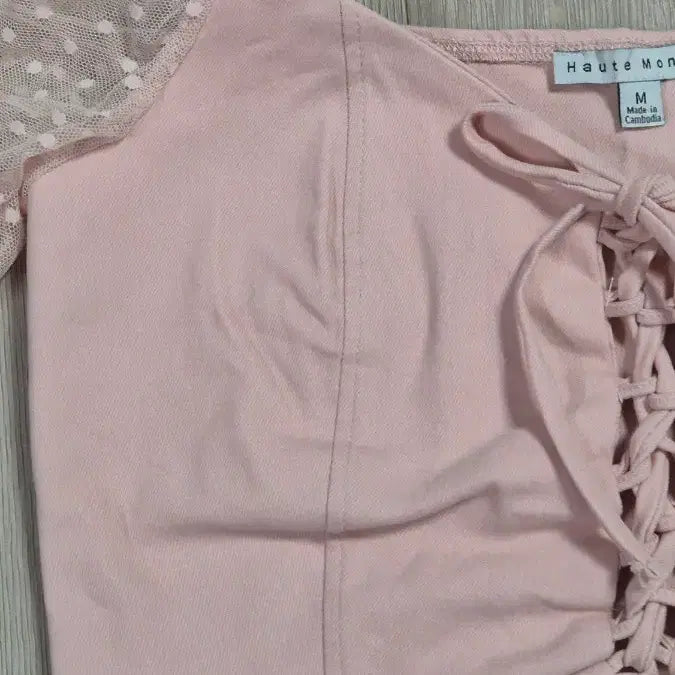 [BUNJANG] HAUTE MONDE Pink Polka Dot Lace-up Mesh T-shirt / HAUTE MONDE 핑크 포카닷 레이스업 메쉬 티셔츠 M 퍼프 소매