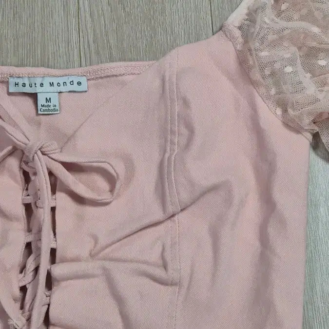 [BUNJANG] HAUTE MONDE Pink Polka Dot Lace-up Mesh T-shirt / HAUTE MONDE 핑크 포카닷 레이스업 메쉬 티셔츠 M 퍼프 소매