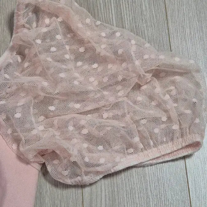 [BUNJANG] HAUTE MONDE Pink Polka Dot Lace-up Mesh T-shirt / HAUTE MONDE 핑크 포카닷 레이스업 메쉬 티셔츠 M 퍼프 소매