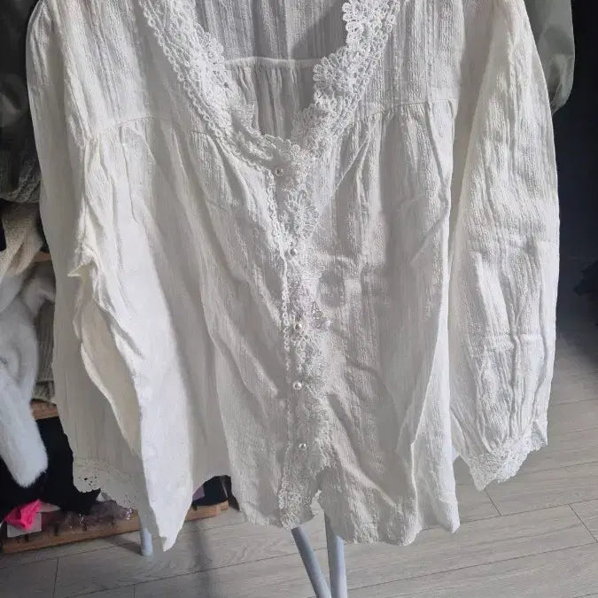 [BUNJANG] Lace Blouse White / 레이스 블라우스 화이트