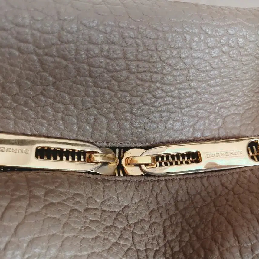 [BUNJANG] Burberry Leather Tote Bag with Invoice / (정품)버버리 가죽 토트백 겸 숄더백 인보이스 있음