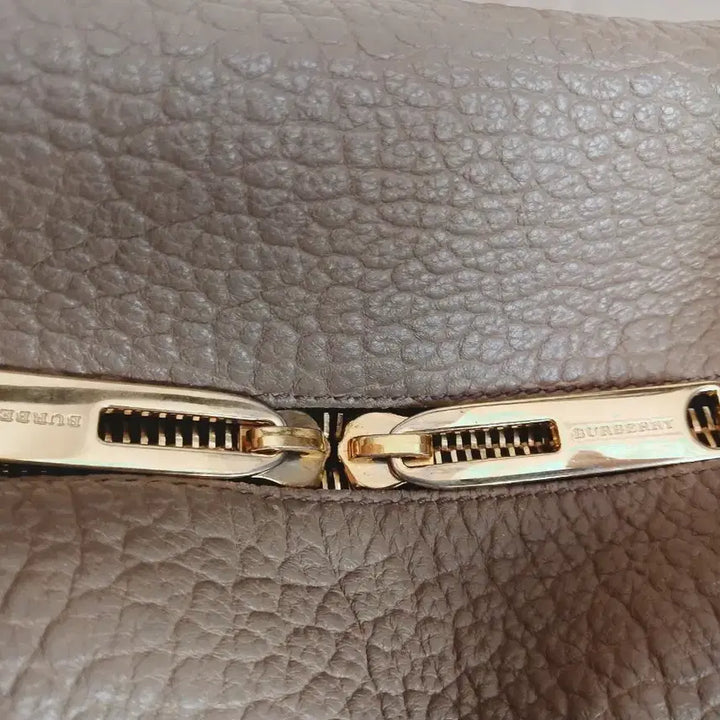 [BUNJANG] Burberry Leather Tote Bag with Invoice / (정품)버버리 가죽 토트백 겸 숄더백 인보이스 있음