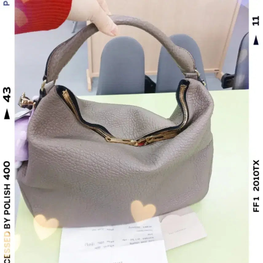 [SOLD OUT] (정품)버버리 가죽 토트백 겸 숄더백 인보이스 있음
