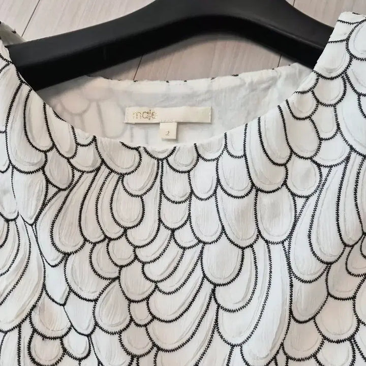 [BUNJANG] Maje REFLET BLANC Layered Embroidered Sleeveless Dress / [정품] 마쥬(maje) 자수 레이어드 민소매 원피스 (2사이즈/55~