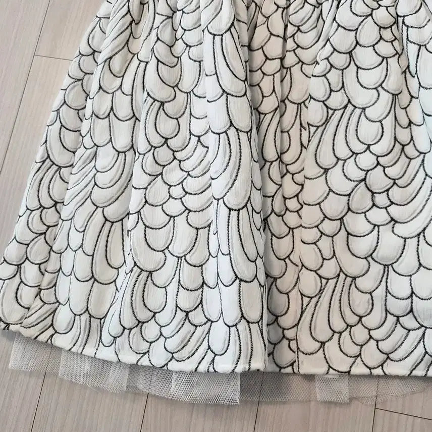 [BUNJANG] Maje REFLET BLANC Layered Embroidered Sleeveless Dress / [정품] 마쥬(maje) 자수 레이어드 민소매 원피스 (2사이즈/55~