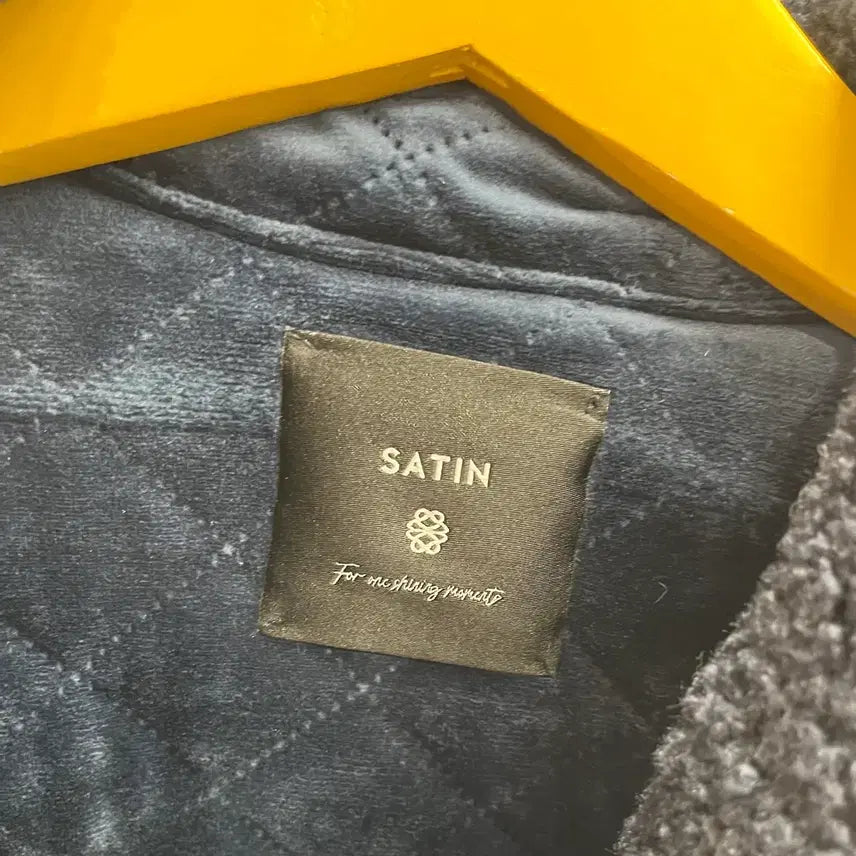 [BUNJANG] [Satine] Big Collar Velvet Quilted Jacket (Size 55) / [샤틴]빅카라 벨켓 퀼팅 자켓 55