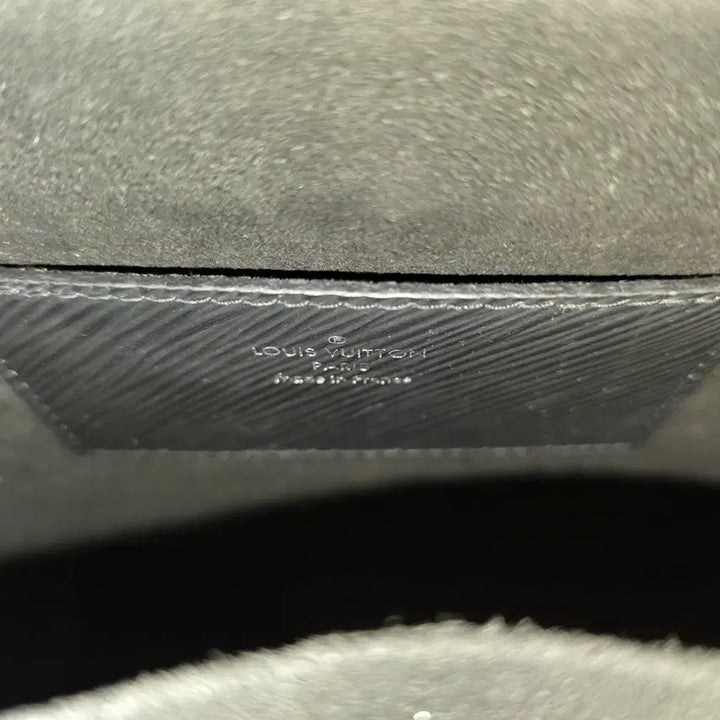 [BUNJANG] Louis Vuitton Twist MM Black Epi Leather Handbag / 루이비통 트위스트 MM 블랙 에피 가죽 은장