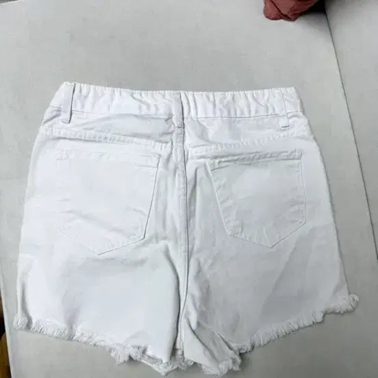 [BUNJANG] White Cut-off Denim Shorts (Size 26/S) / 5/26까지 미착용 새제품  화이트 컷오프 데님 숏팬츠 26 S