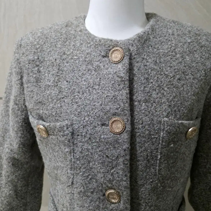 [BUNJANG] Gold Button Gray Jacket (Size 55-66) / 골드버튼 어깨패드 그레이 자켓 (프리 55~66)