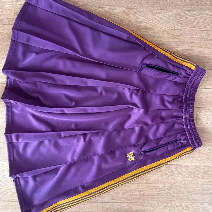 [BUNJANG] Needles Track Skirt / 니들스 트랙스커트