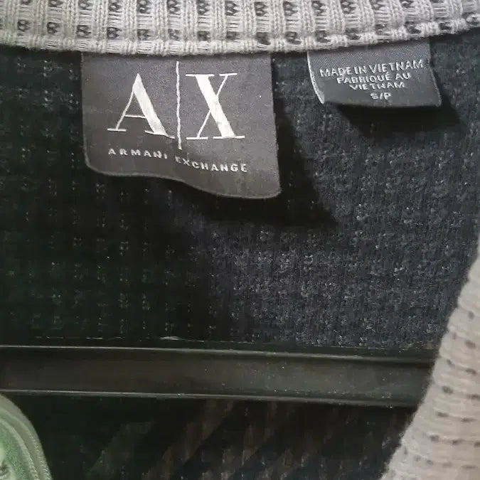 [BUNJANG] Armani Exchange Zip-up Knit (Size S) / 하자 알마니 아르마니 익스체인지 집업 니트 S사이즈 손목시보리헤짐