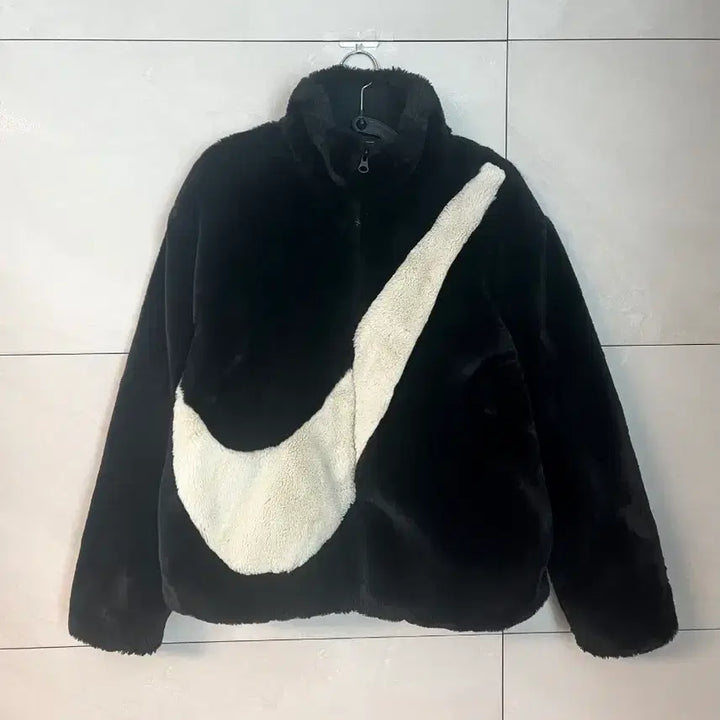[BUNJANG] Nike Faux Fur Big Swoosh Jacket [S] / 나이키 포우퍼 빅스우시 자켓 [S] 착샷모델O