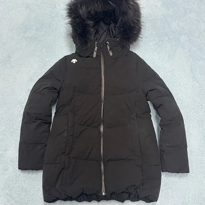 [BUNJANG] Descente Black Duck Down Raccoon Fur Padded Jacket / 데상트 블랙 덕다운 너구리퍼 패딩