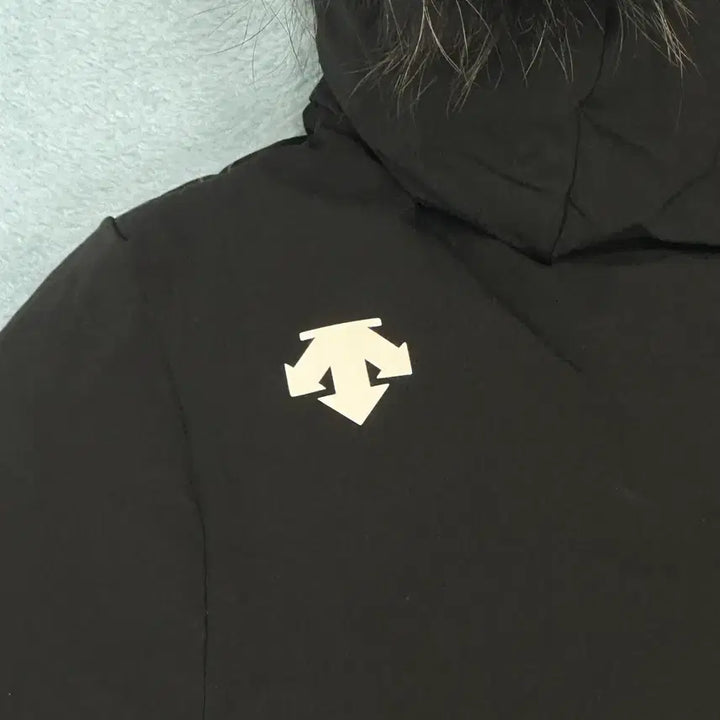 [BUNJANG] Descente Black Duck Down Raccoon Fur Padded Jacket / 데상트 블랙 덕다운 너구리퍼 패딩