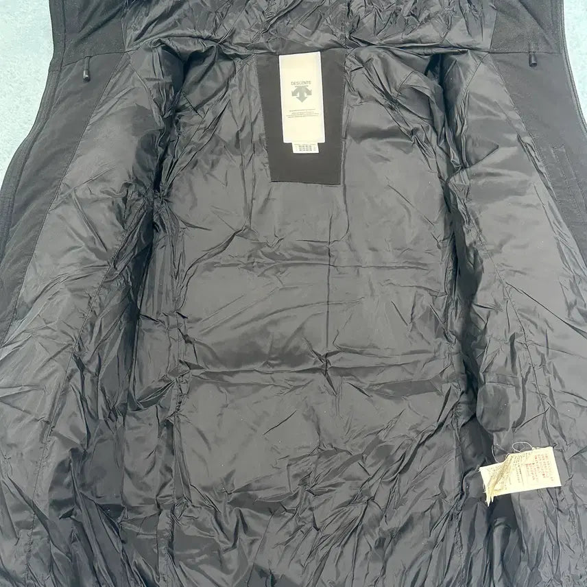 [BUNJANG] Descente Black Duck Down Raccoon Fur Padded Jacket / 데상트 블랙 덕다운 너구리퍼 패딩