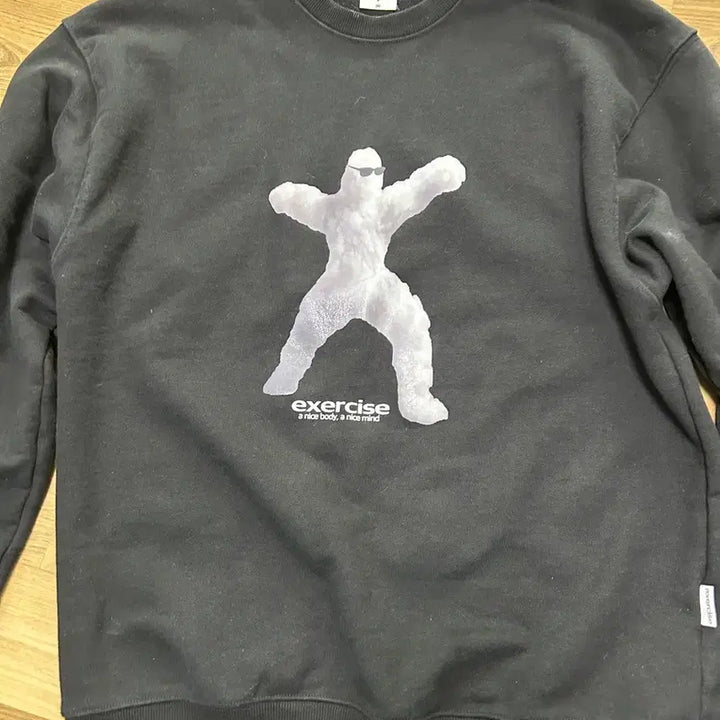 [BUNJANG] Exercise Black Sweatshirt / 3/1까지 판매 exercise 블랙 맨투맨 티셔츠