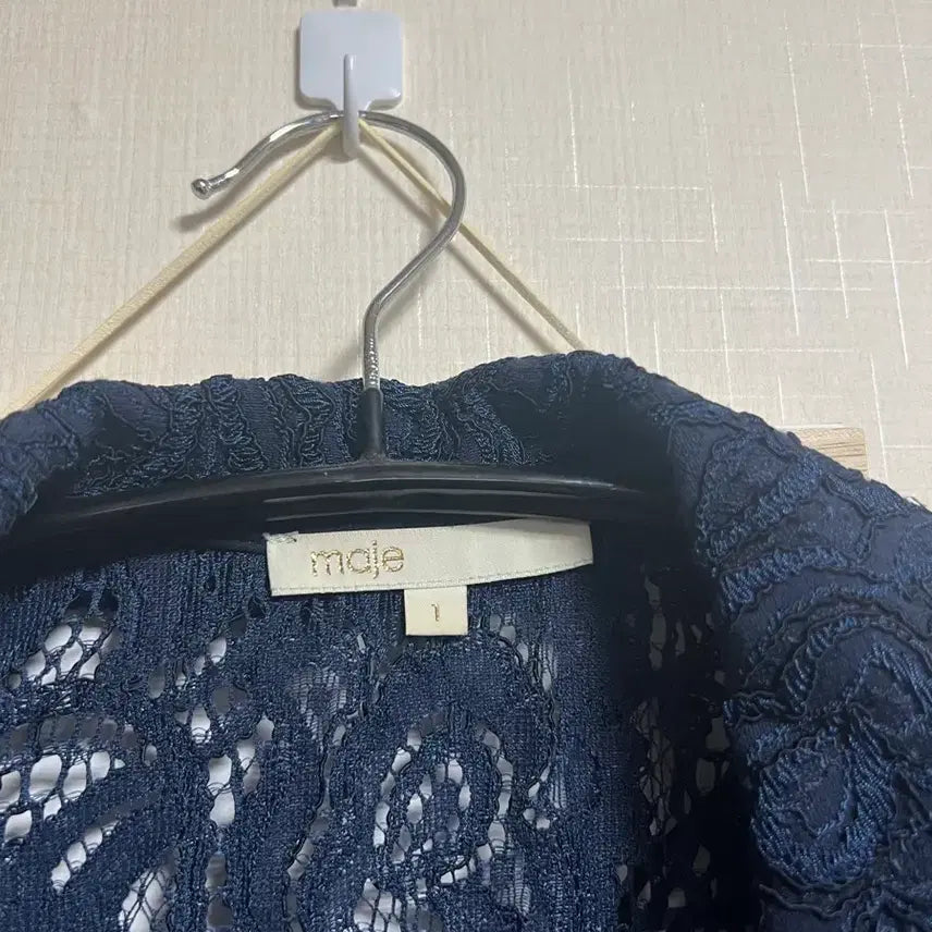 [BUNJANG] Maje Lace Top Navy (Size 1) / maje 레이스 상의 네이비 (사이즈 1)