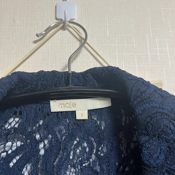 [BUNJANG] Maje Lace Top Navy (Size 1) / maje 레이스 상의 네이비 (사이즈 1)